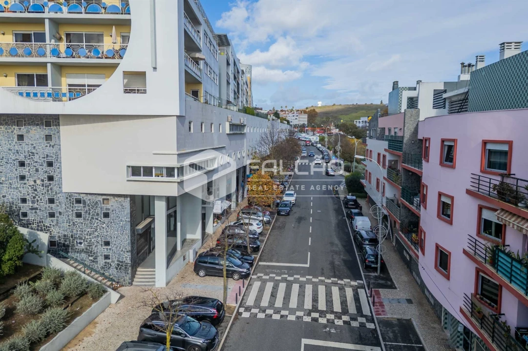 Loja para Venda em Algés, Linda-A-Velha e Cruz Quebrada-Dafundo Foto 2