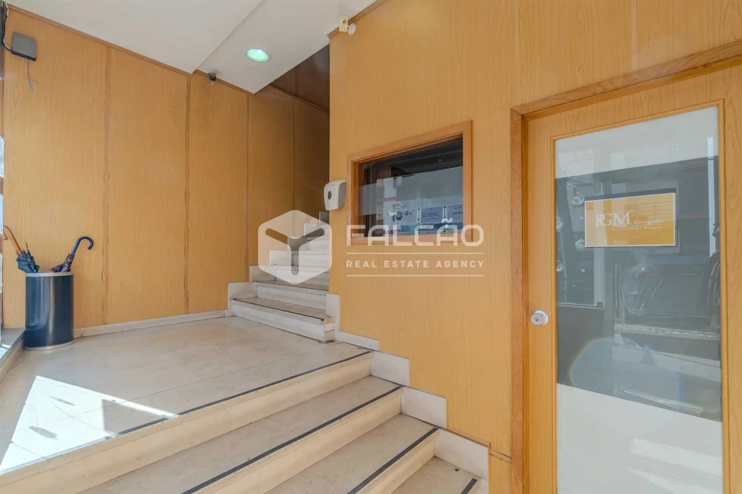 Loja para Venda em Algés, Linda-A-Velha e Cruz Quebrada-Dafundo Foto 5