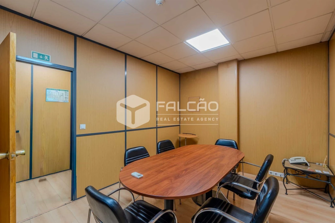 Loja para Venda em Algés, Linda-A-Velha e Cruz Quebrada-Dafundo Foto 12