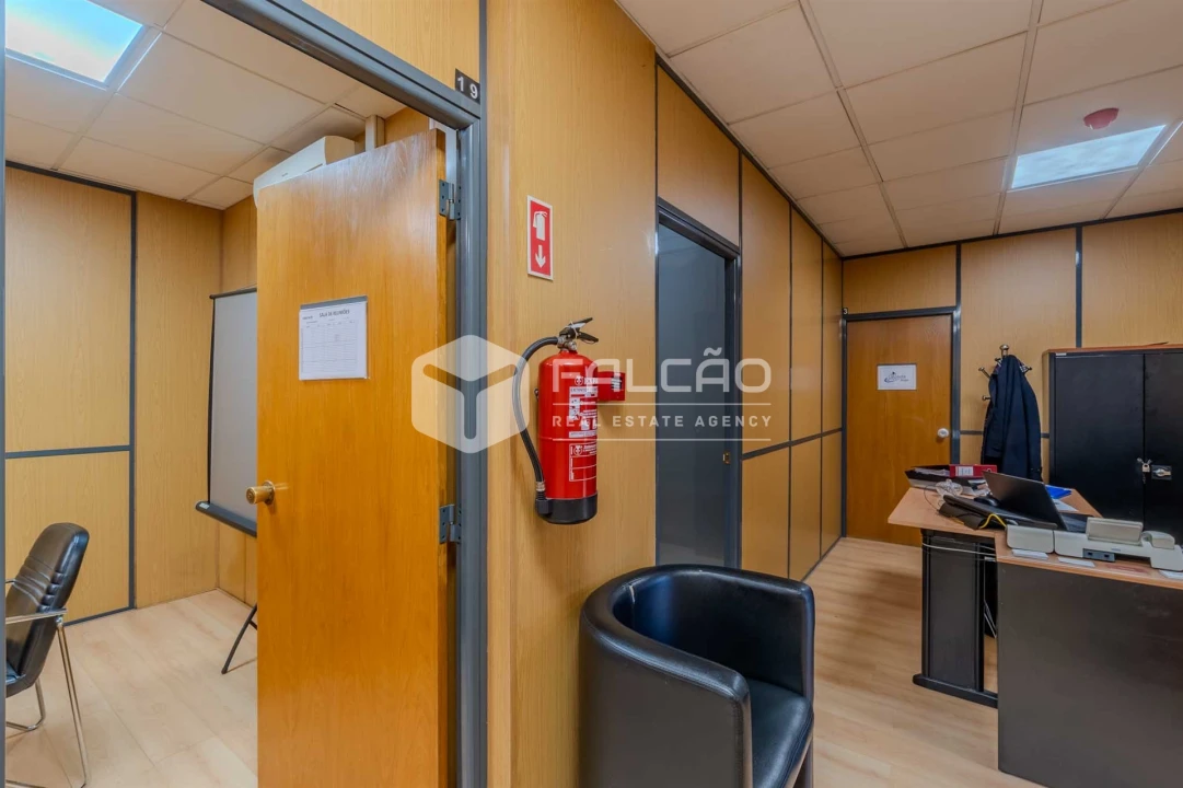 Loja para Venda em Algés, Linda-A-Velha e Cruz Quebrada-Dafundo Foto 9