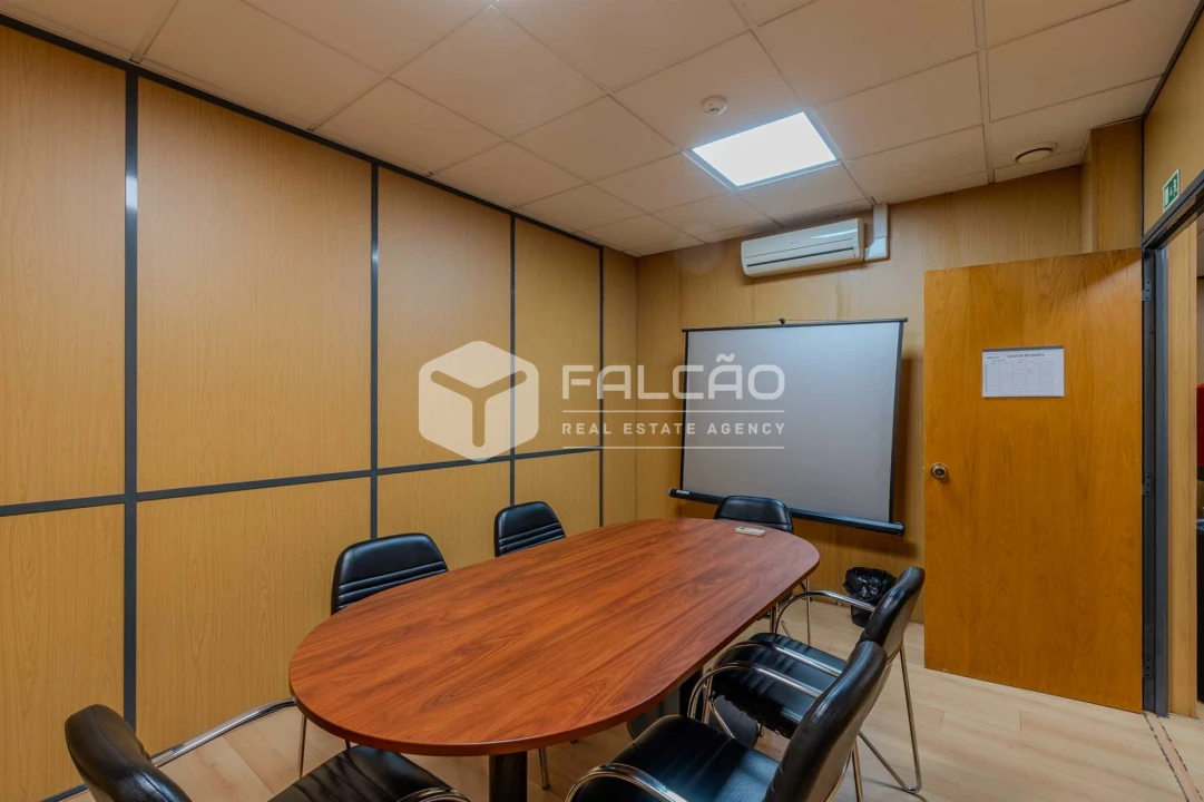 Loja para Venda em Algés, Linda-A-Velha e Cruz Quebrada-Dafundo Foto 10