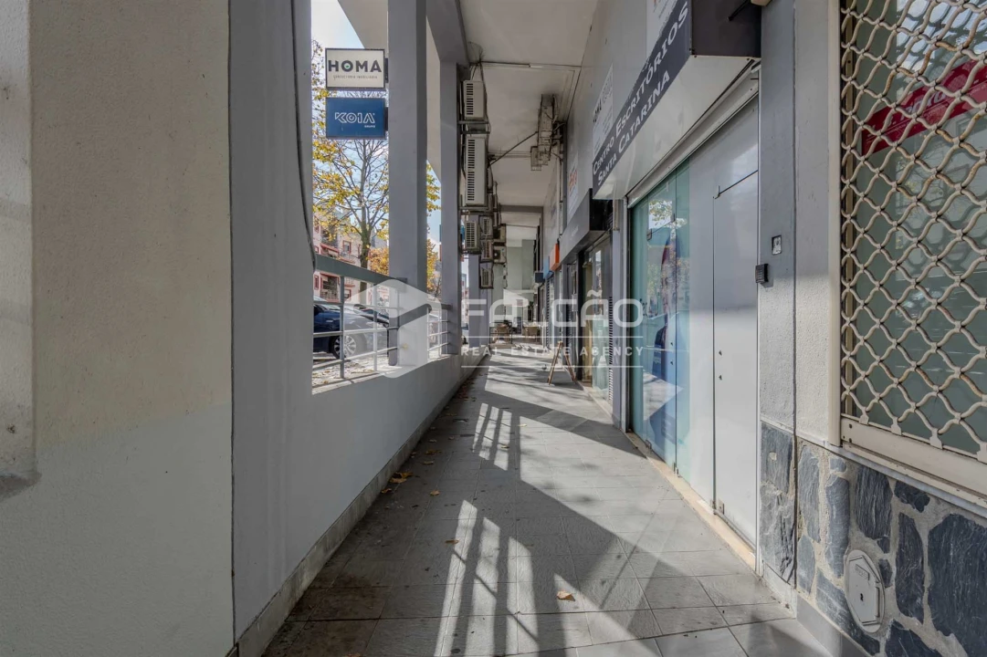 Loja para Venda em Algés, Linda-A-Velha e Cruz Quebrada-Dafundo Foto 39