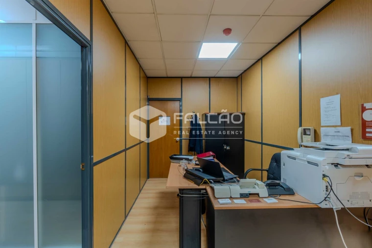 Loja para Venda em Algés, Linda-A-Velha e Cruz Quebrada-Dafundo Foto 13