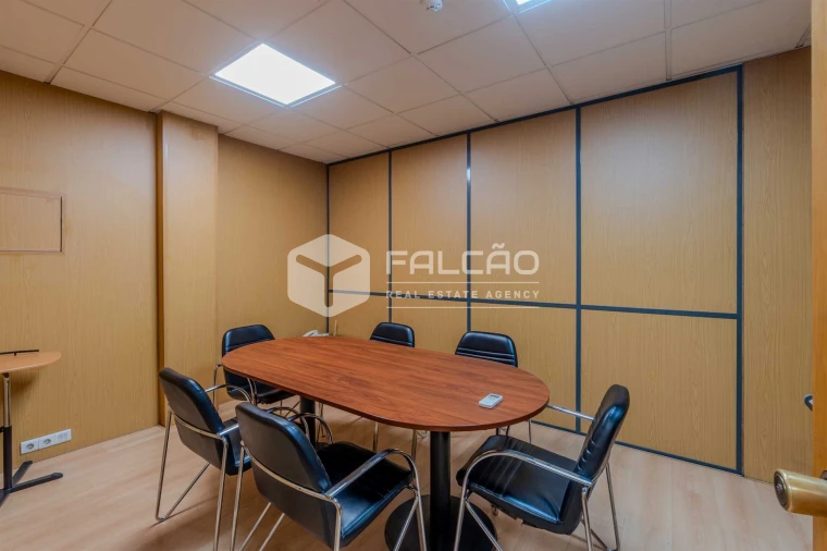 Loja para Venda em Algés, Linda-A-Velha e Cruz Quebrada-Dafundo Foto 1