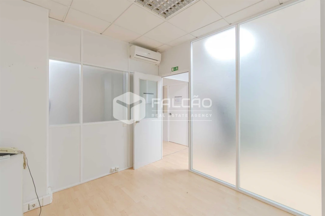 Loja para Venda em Algés, Linda-A-Velha e Cruz Quebrada-Dafundo Foto 27