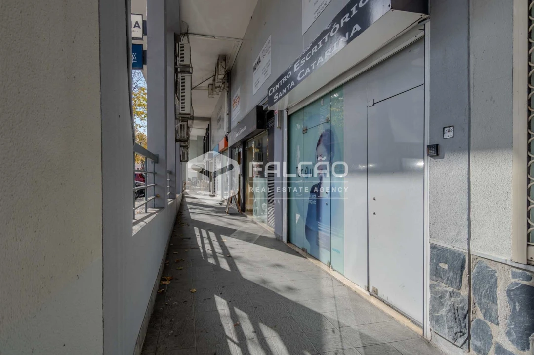 Loja para Venda em Algés, Linda-A-Velha e Cruz Quebrada-Dafundo Foto 38