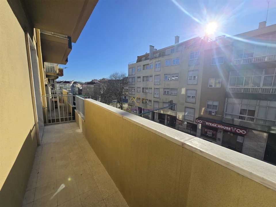 Apartamento T3 para Venda em Falagueira-Venda Nova Foto 1