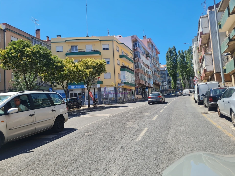 Apartamento T3 para Venda em Falagueira-Venda Nova Foto 18