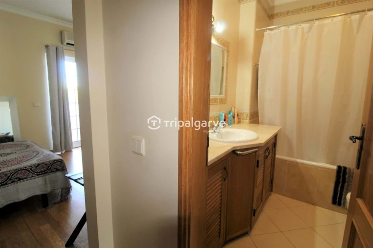 Moradia T4 para Venda em Albufeira e Olhos de Água Foto 24