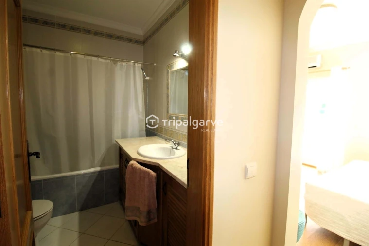 Moradia T4 para Venda em Albufeira e Olhos de Água Foto 19