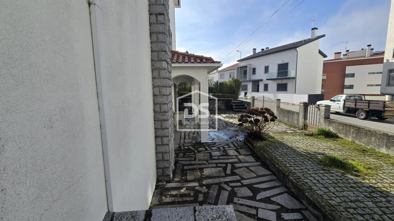 Moradia T6 para Venda em Guarda Foto 48