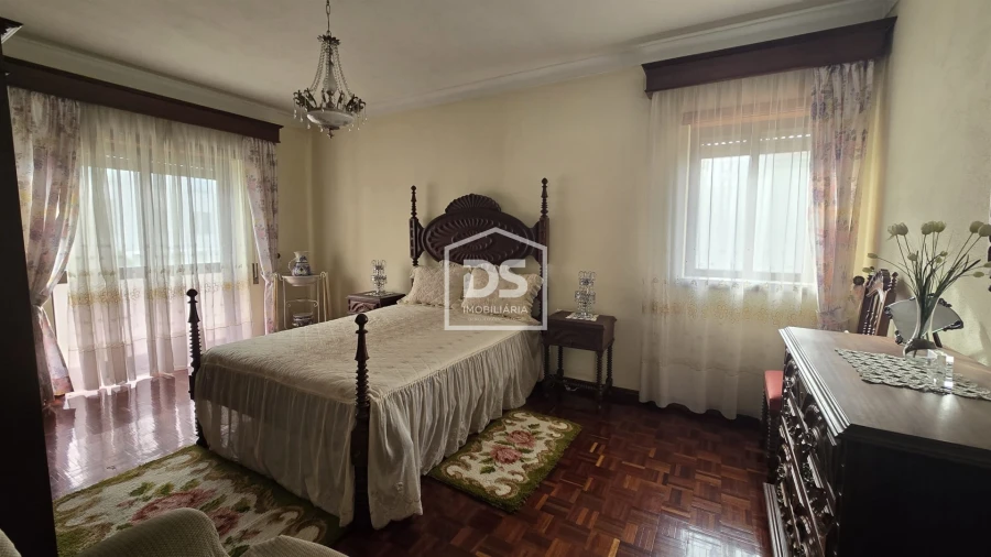 Moradia T6 para Venda em Guarda Foto 3