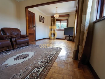 Moradia T3 para Venda em O. Azeméis, Riba-Ul, Ul, Macinhata Seixa, Madail