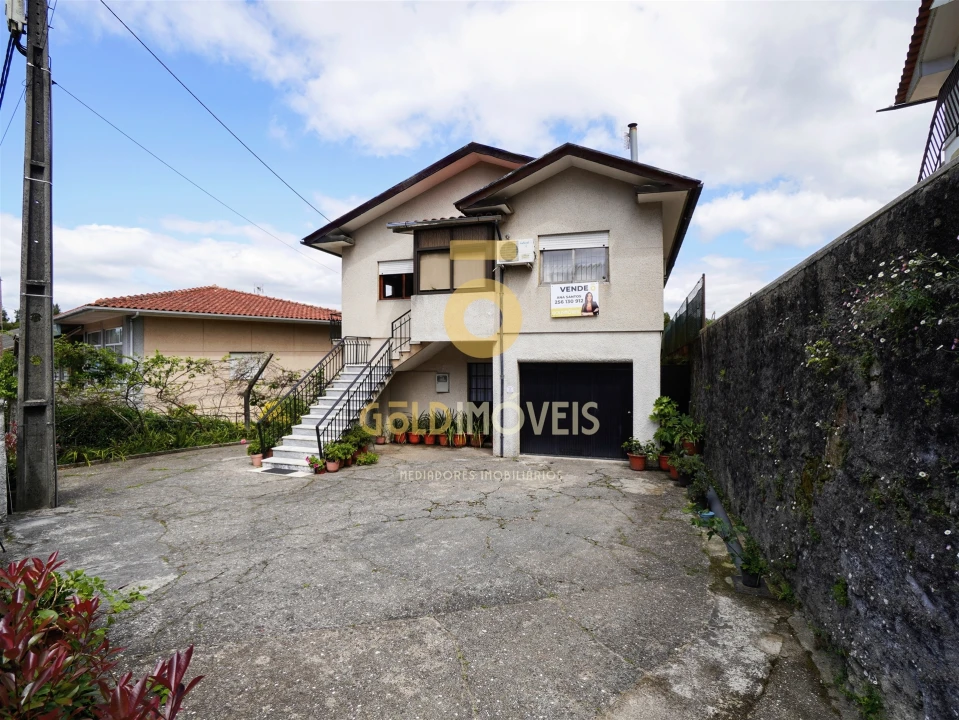 Moradia T3 para Venda em O. Azeméis, Riba-Ul, Ul, Macinhata Seixa, Madail Foto 2