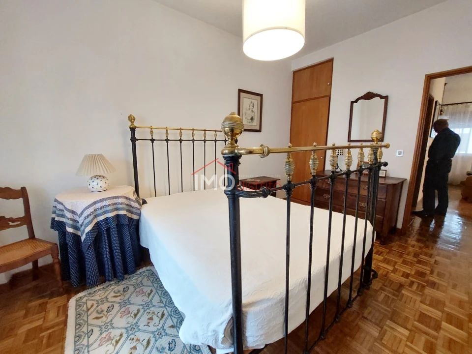 Apartamento T2 para Arrendamento em Sé e São Lourenço Foto 10