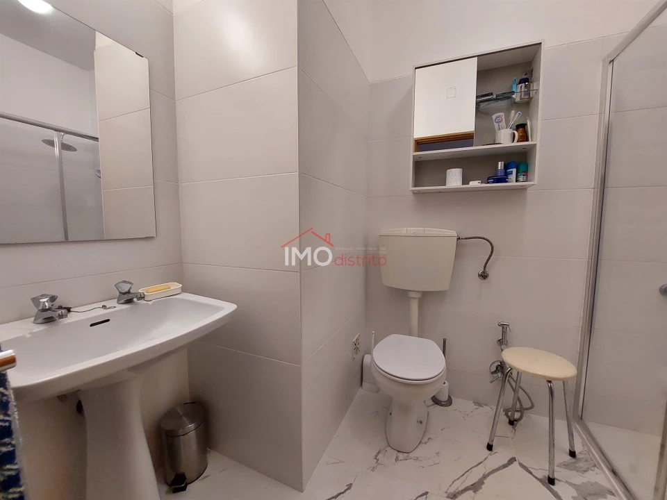 Apartamento T2 para Arrendamento em Sé e São Lourenço Foto 8