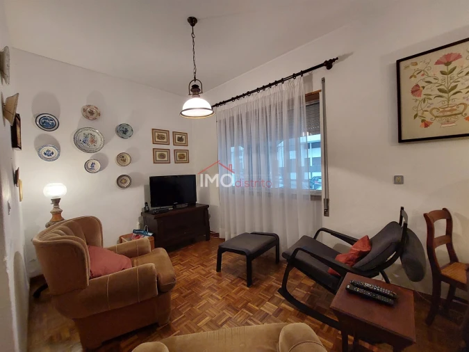Apartamento T2 para Arrendamento em Sé e São Lourenço Foto 2