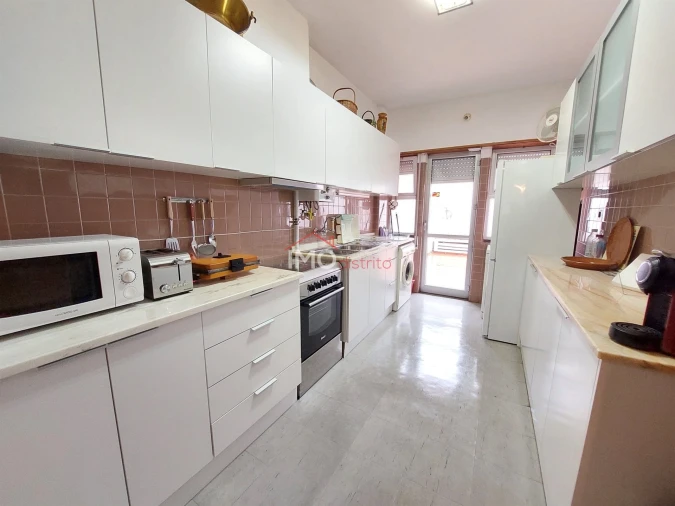 Apartamento T2 para Arrendamento em Sé e São Lourenço Foto 6