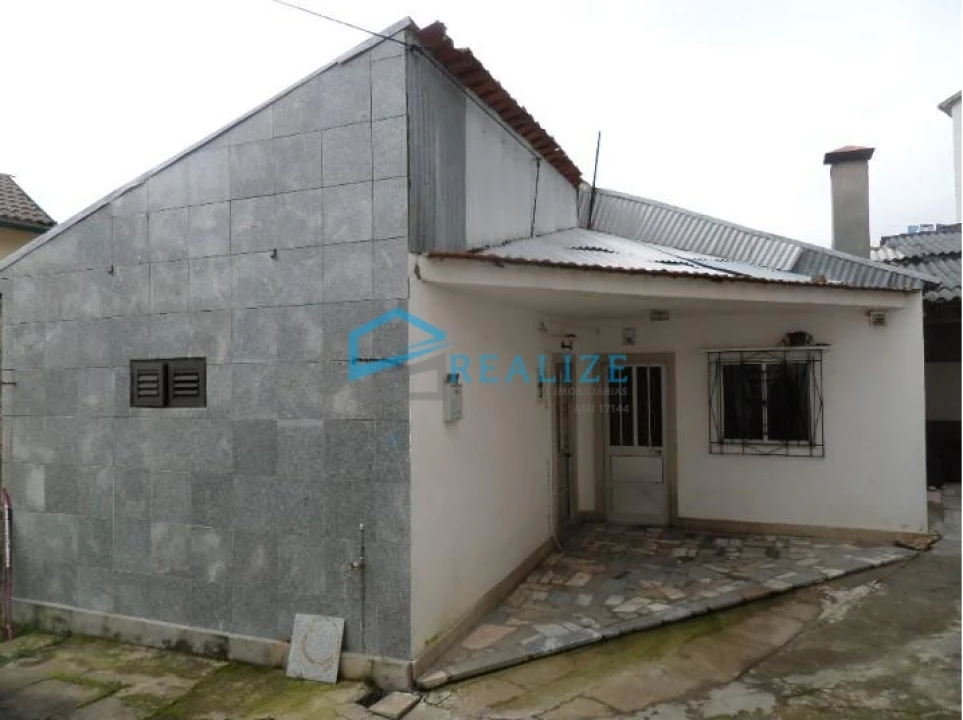 Moradia T2 para Venda em Sanfins do Douro Foto 15