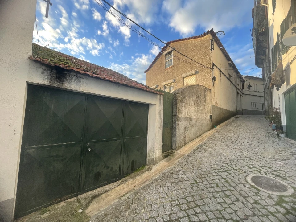 Moradia T6 para Venda em Gouveia (São Pedro e São Julião) Foto 1