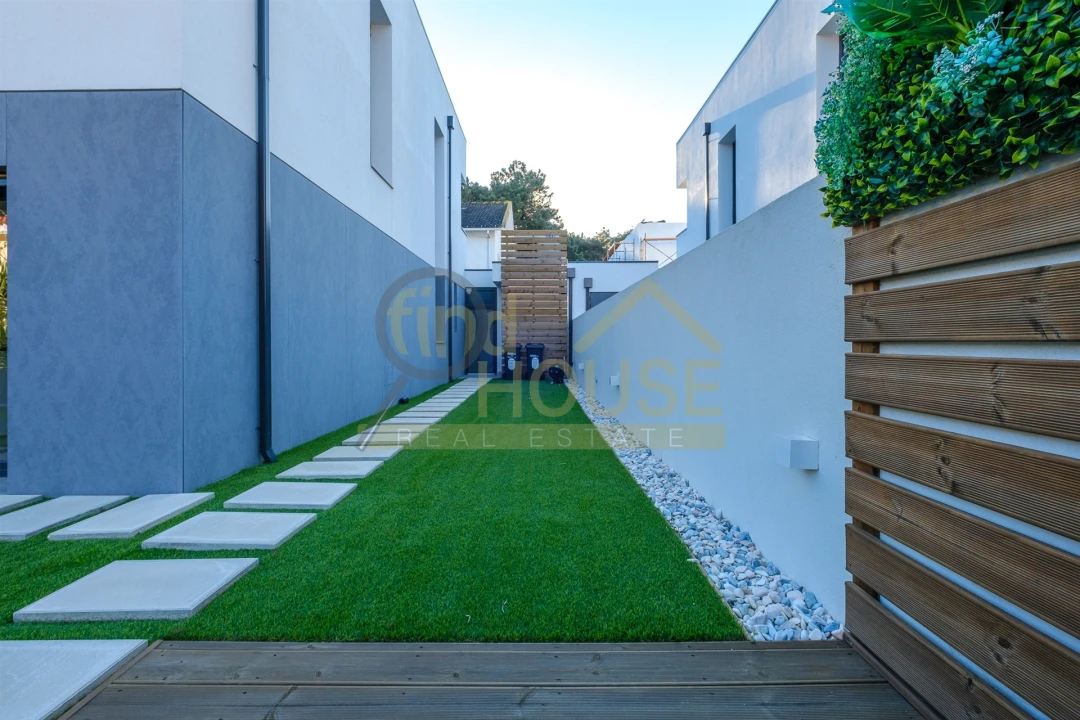 Moradia T3 para Venda em Charneca de Caparica e Sobreda Foto 38