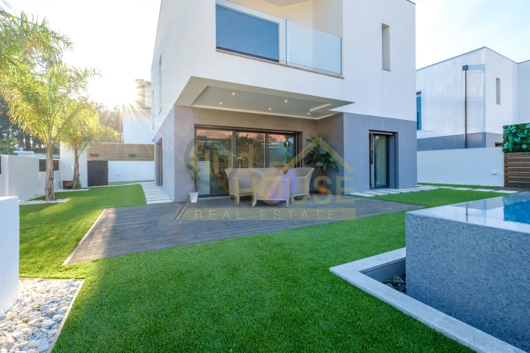 Moradia T3 para Venda em Charneca de Caparica e Sobreda Foto 39