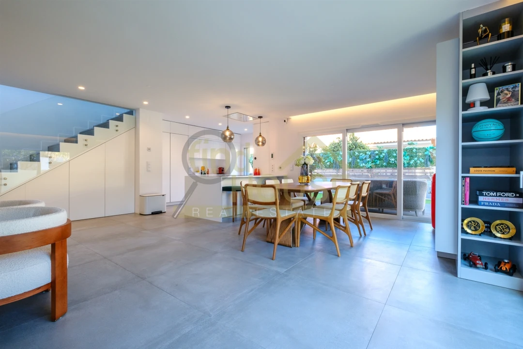 Moradia T3 para Venda em Charneca de Caparica e Sobreda Foto 2