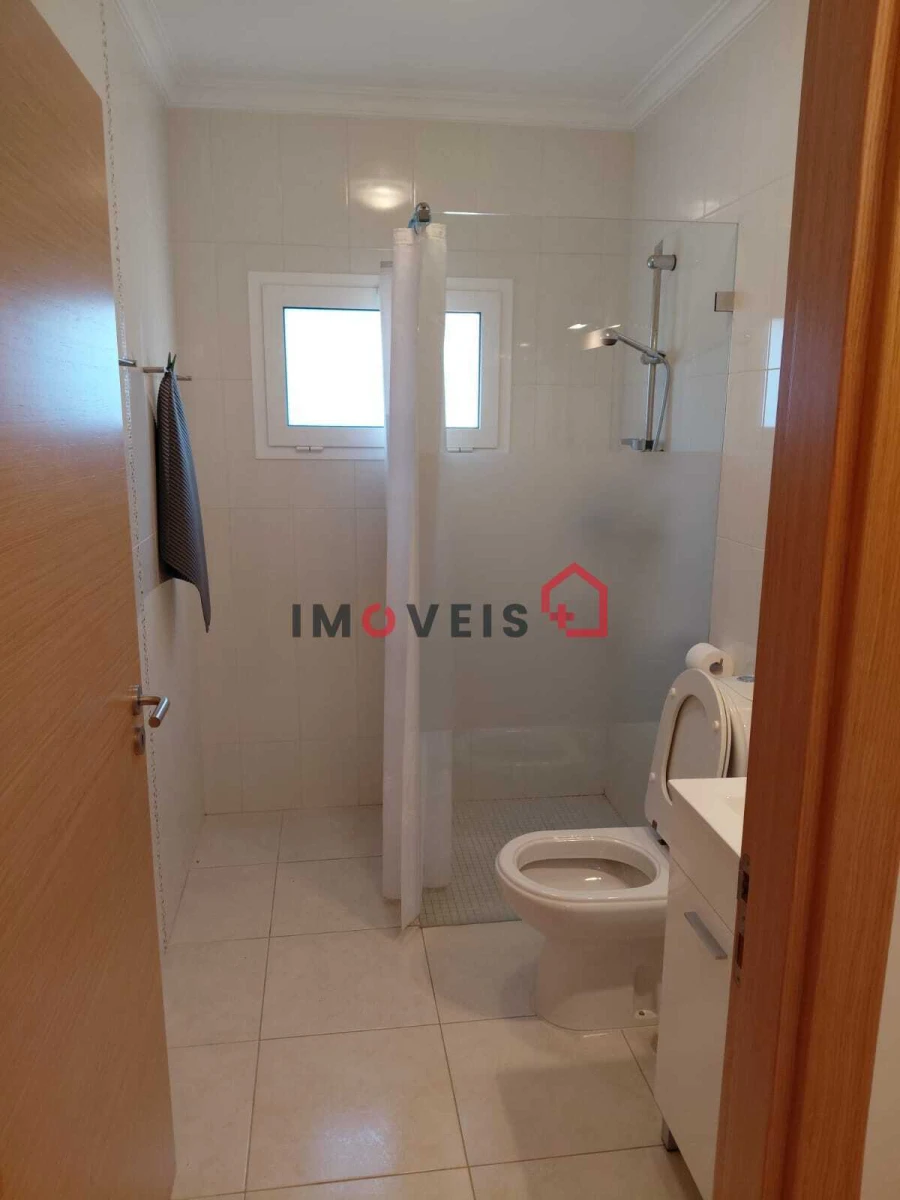 Moradia T3 para Venda em Atouguia Foto 3