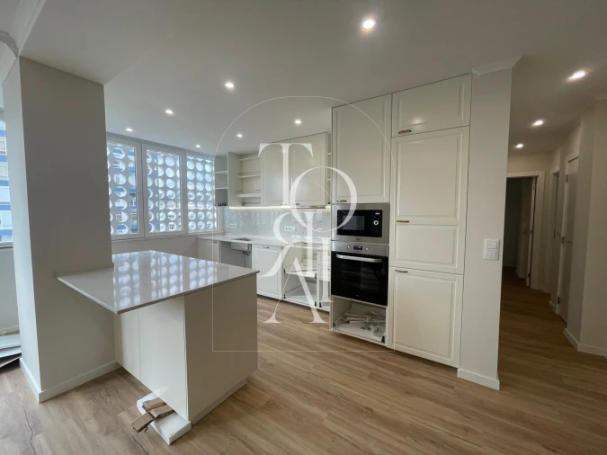 Apartamento T3 para Venda em Carnaxide e Queijas Foto 1