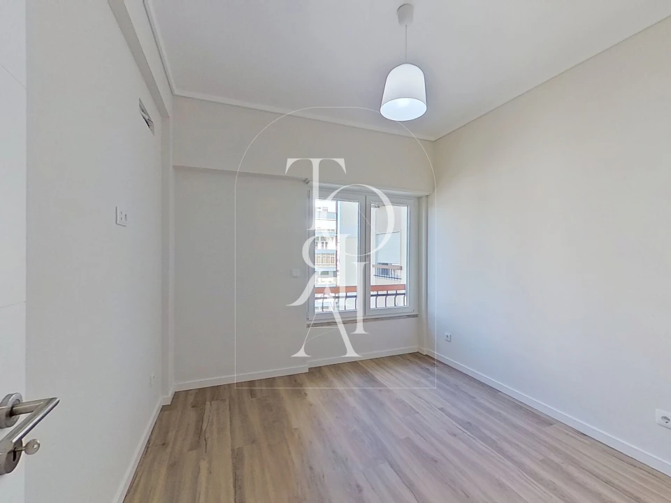 Apartamento T3 para Venda em Carnaxide e Queijas Foto 11