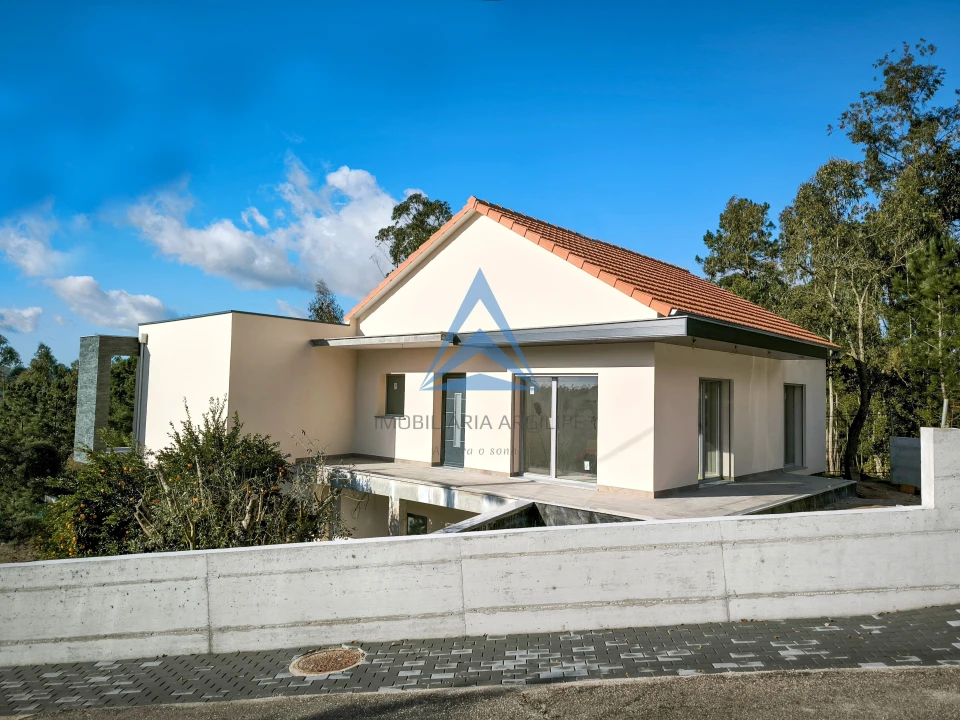 Moradia T3 para Venda em Pombal Foto 1