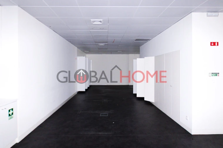 Loja para Arrendamento em Santa Marinha e São Pedro da Afurada Foto 5