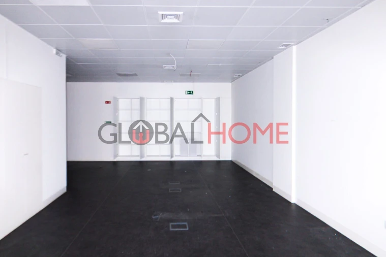 Loja para Arrendamento em Santa Marinha e São Pedro da Afurada Foto 3