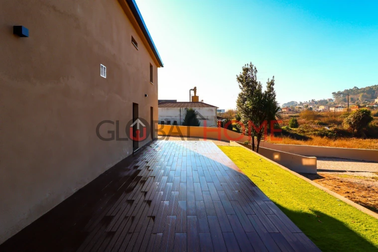 Moradia T3 para Venda em Frazão Arreigada Foto 12