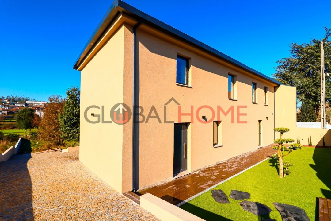 Moradia T3 para Venda em Frazão Arreigada Foto 1