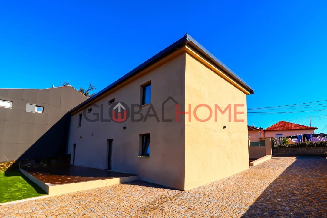 Moradia T3 para Venda em Frazão Arreigada Foto 8