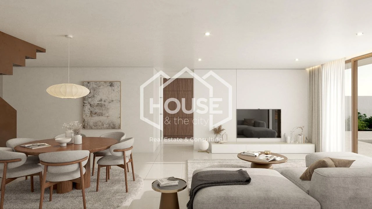 Moradia T4 para Venda em Oliveirinha Foto 2