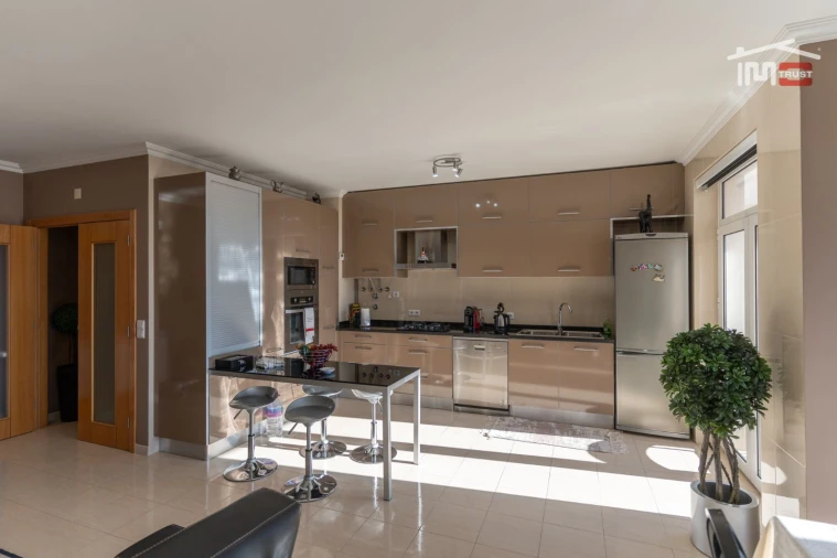 Apartamento T3 para Arrendamento em Fatima Foto 8