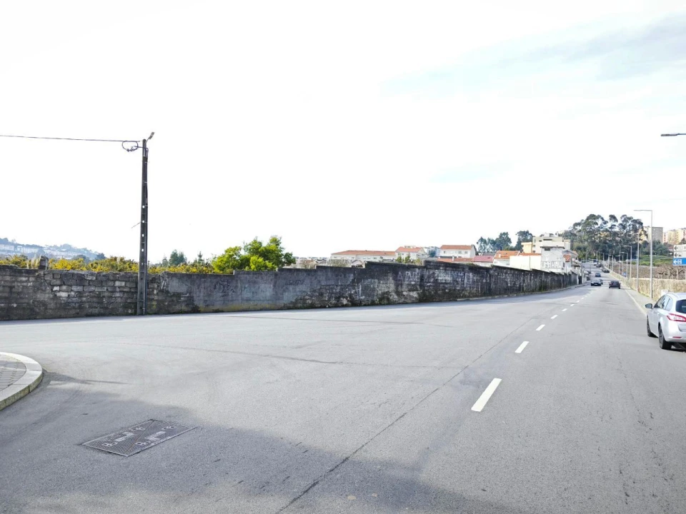 Terreno P/ Prédio para Venda em Vilar de Andorinho Foto 2