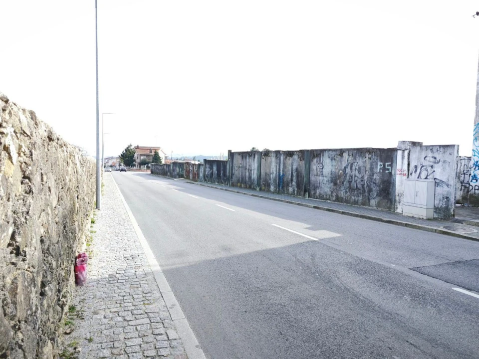 Terreno P/ Prédio para Venda em Vilar de Andorinho Foto 4