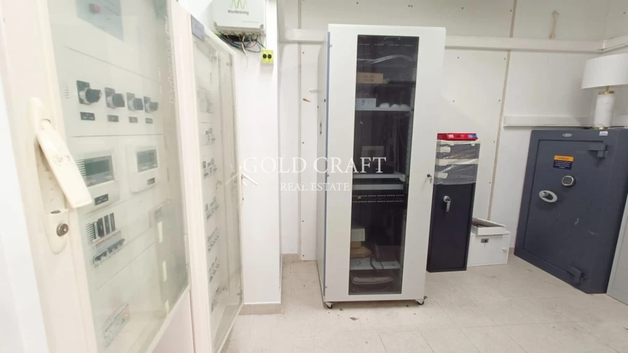 Loja para Arrendamento em Mina de Água Foto 24