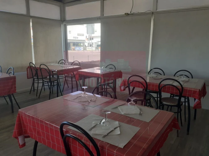 Loja para Trespasse em Palhais e Coina Foto 8
