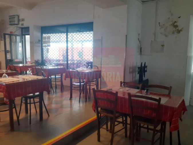 Loja para Trespasse em Palhais e Coina Foto 12