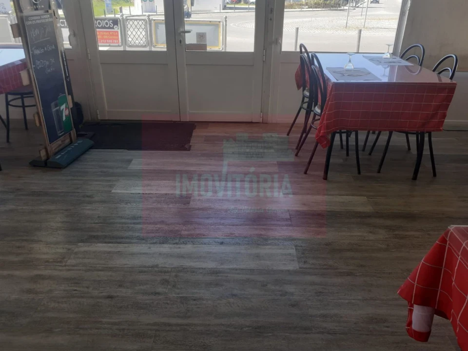 Loja para Trespasse em Palhais e Coina Foto 7