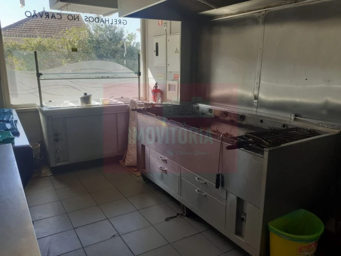 Loja para Trespasse em Seixal, Arrentela e Aldeia de Paio Pires Foto 4