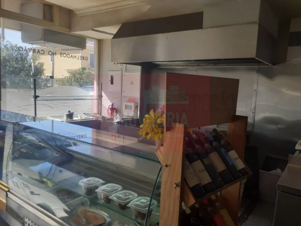 Loja para Trespasse em Seixal, Arrentela e Aldeia de Paio Pires Foto 11