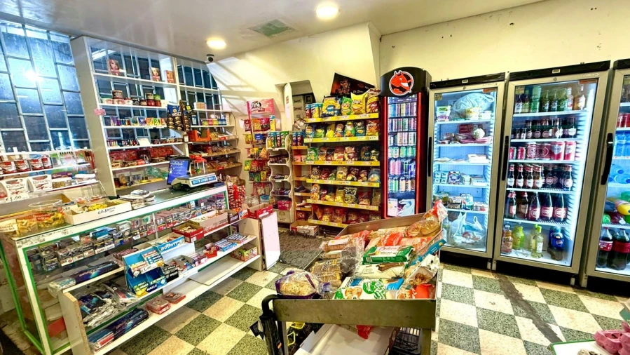 Loja para Trespasse em Águas Livres Foto 2