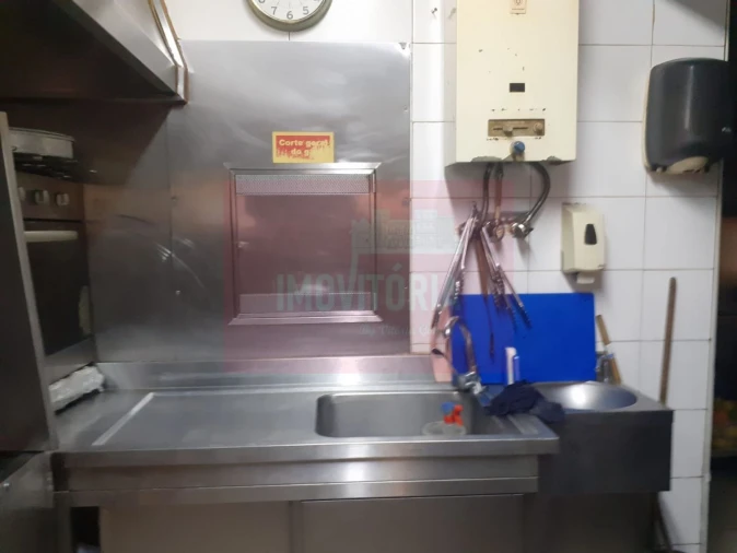 Loja para Arrendamento em Amora Foto 17