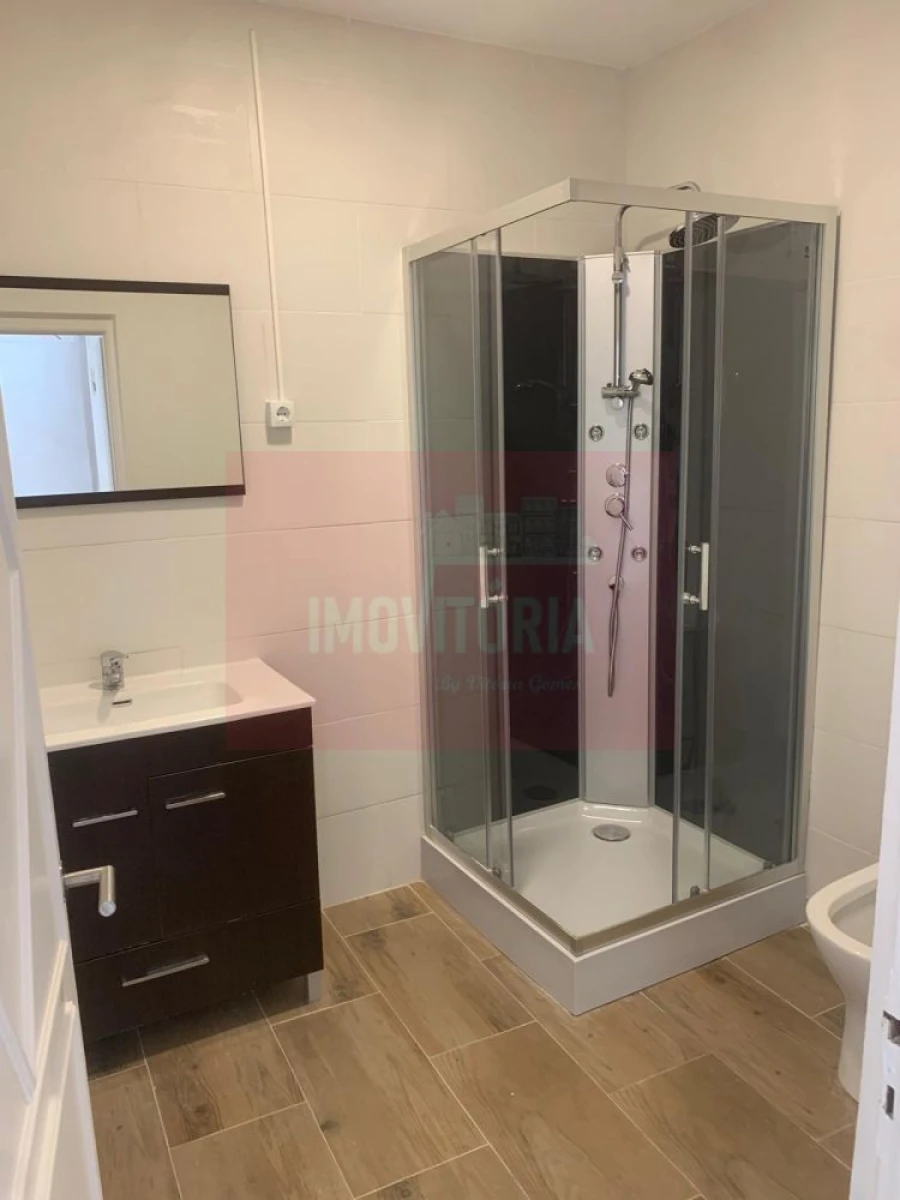 Moradia T5 para Venda em Valada Foto 6