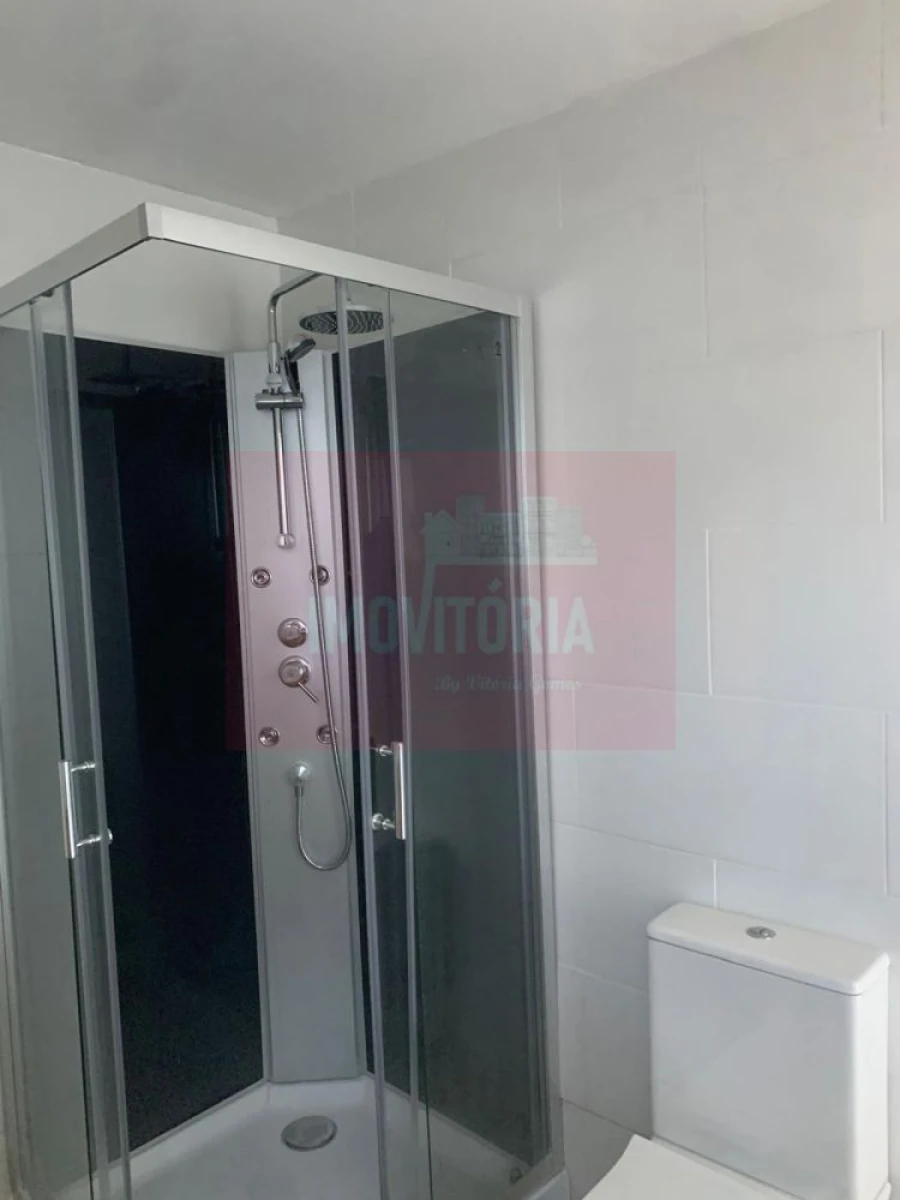 Moradia T5 para Venda em Valada Foto 24